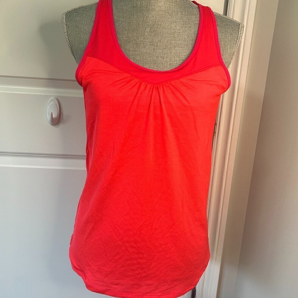 Athleta Bright Pink Racerback Tank w Bra Size M NWOT